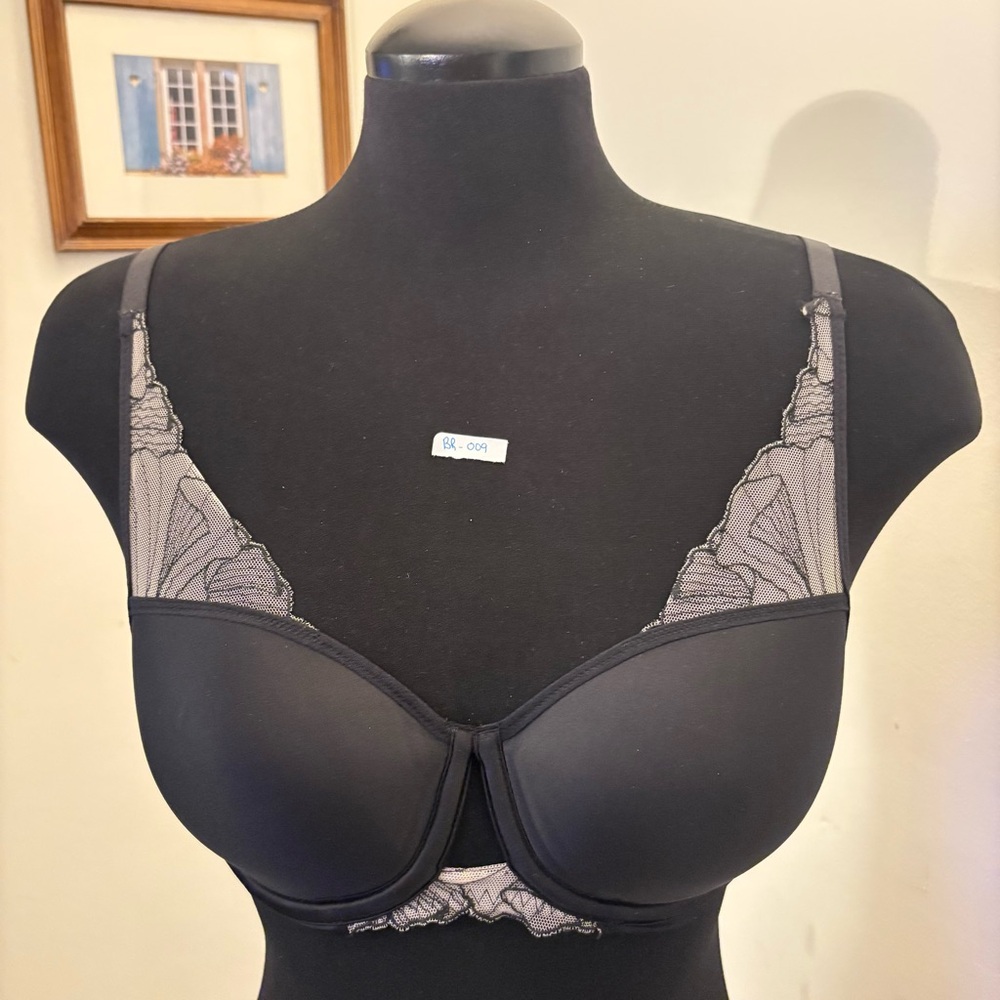 Chantelle Pulp Black and Gray Lace Bra